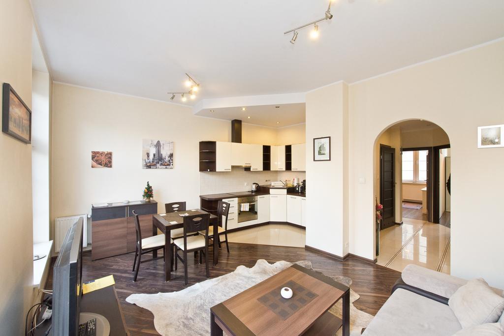 Gdanskie Apartamenty - Apartamenty - Dluga Z Widokiem Na Ratusz I Nad Motlawa Phòng bức ảnh